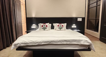 Samarpan Stays Room Type - Honeymoon Suite