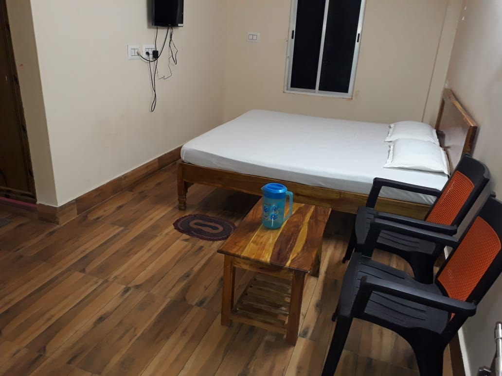 Prem Narayan Guest House - Tap to explore photos