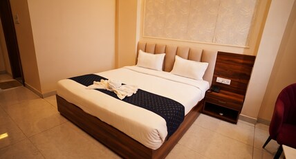 JMS Grand Hotel Room Type - Deluxe Room
