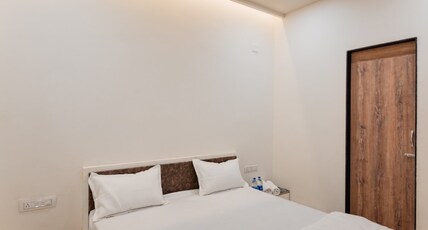 Hotel Ayodhya virpur Room Type - Super Deluxe Double Bed Room