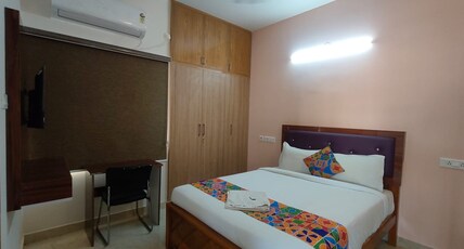 Home Tree Service Apartment Valasaravakkam Room Type - Deluxe Room