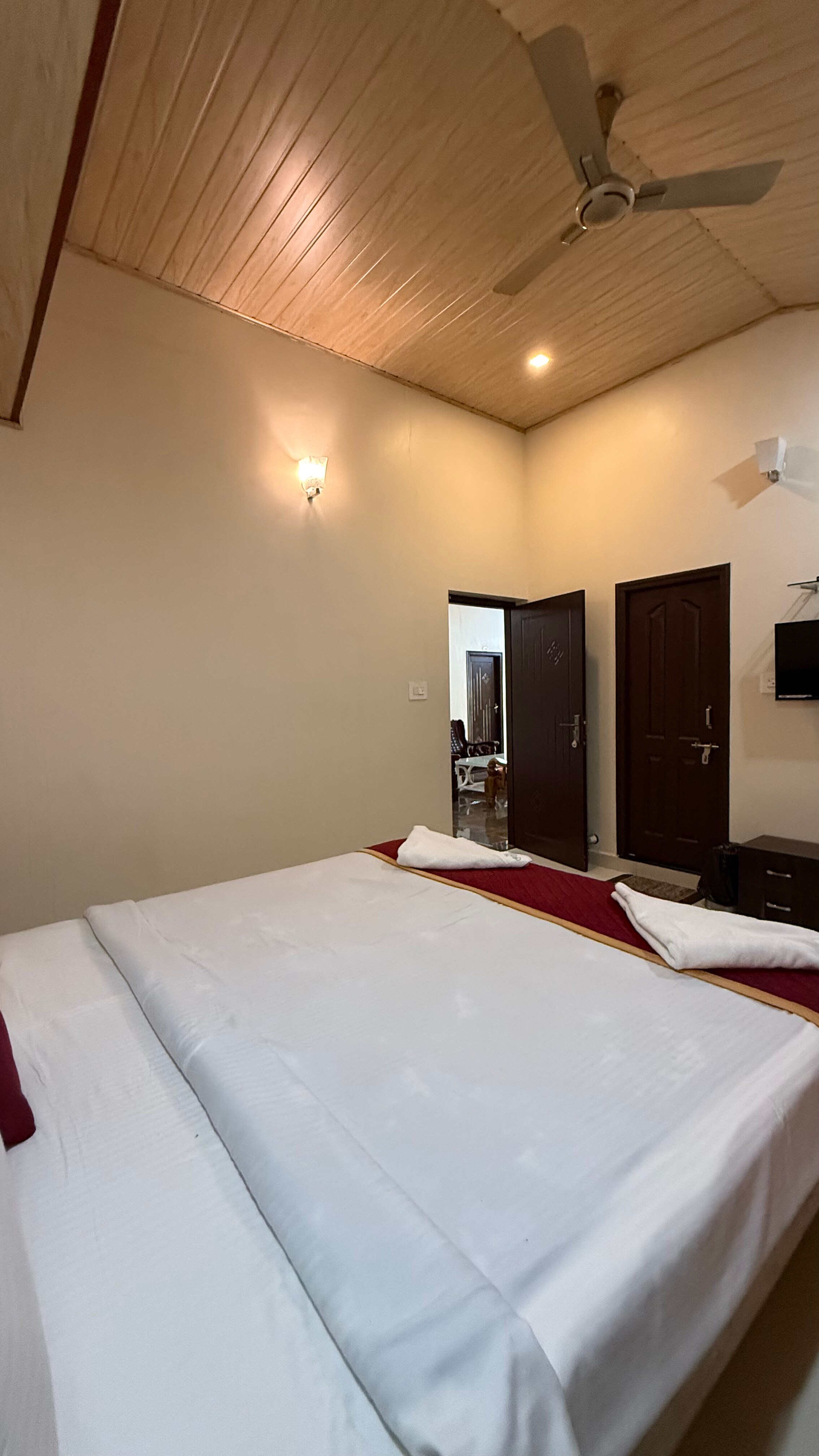 Chirooss Homestay | Dorms & Rooms - Tap to explore photos