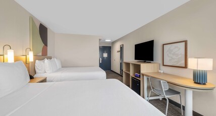 Spark by Hilton Bakersfield Central Room Type - 2 QUEEN BEDS