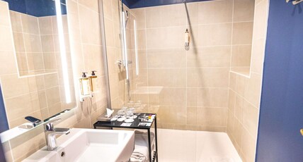 Mercure Rochefort La Corderie Royale Room Type - Privilege Room with 1 queen-size bed