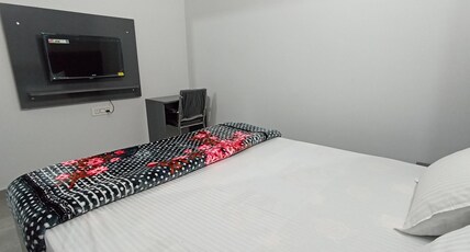 City Guest House Room Type - Deluxe Room