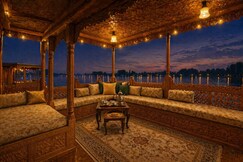 Imperial Group Of Houseboats