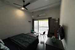 Casa Oceanus - Pool Facing Room - Ganpatipule