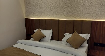 Shri Rama Palace Room Type - Deluxe AC Room