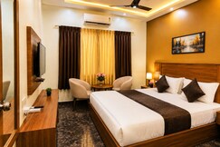 Triveni Hotel And Restaurant