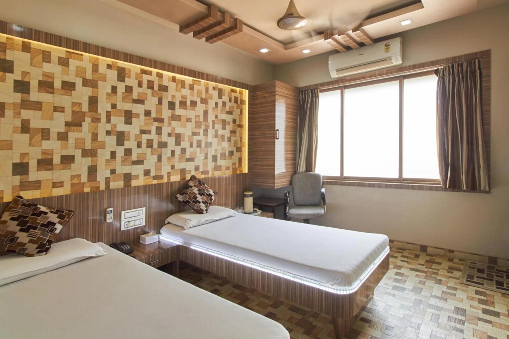 HOTEL VANSH RESIDENCY - Tap to explore photos