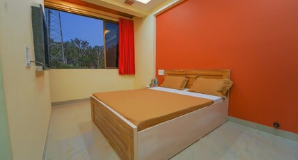 Prajakta Holiday Inn Room Type - Non View Couple Room NON AC ROOM