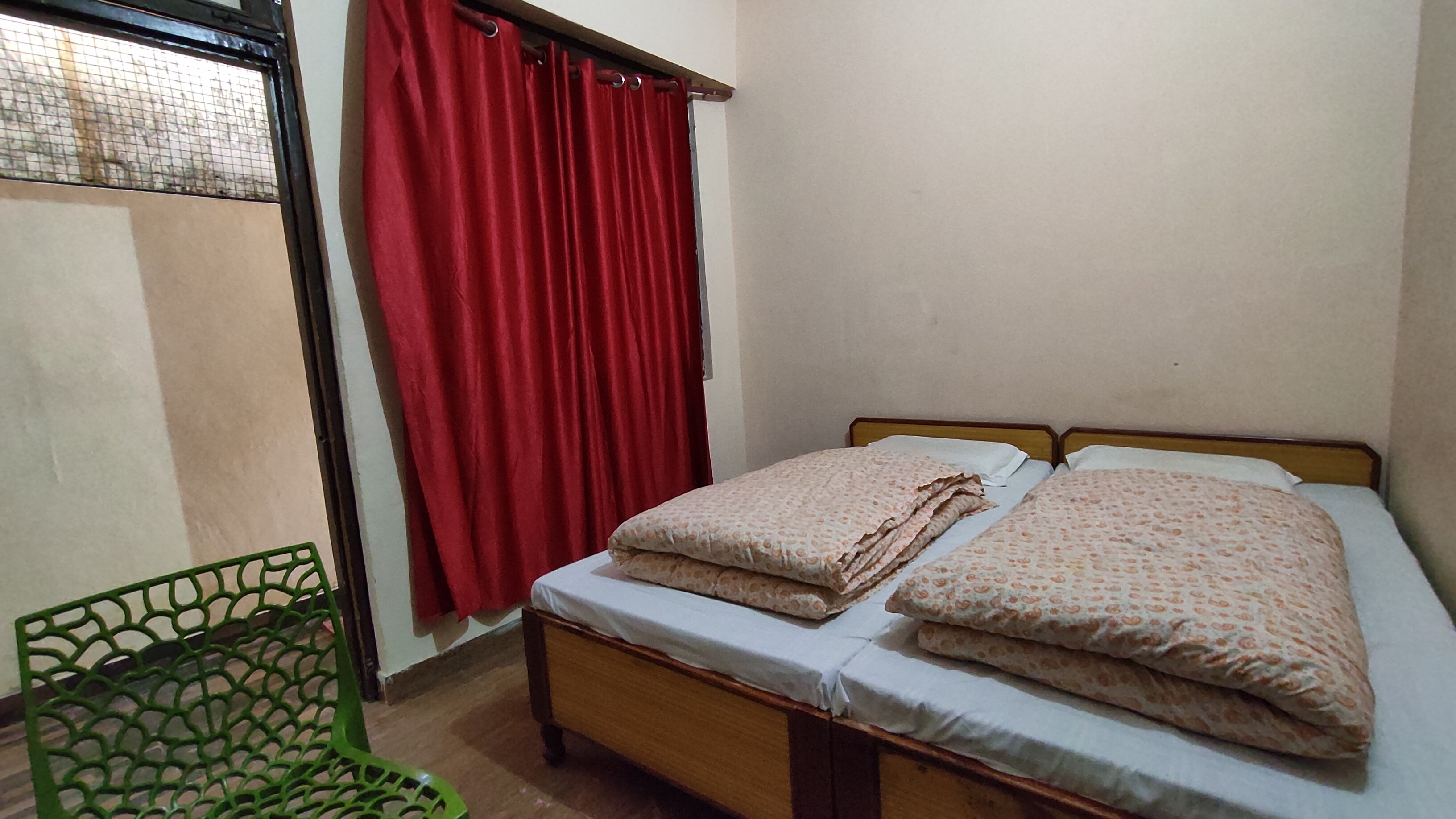 Hotel anna - Tap to explore photos