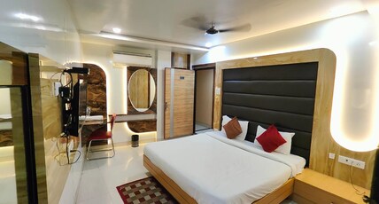 Hotel Sapphire Inn Room Type - Deluxe Room