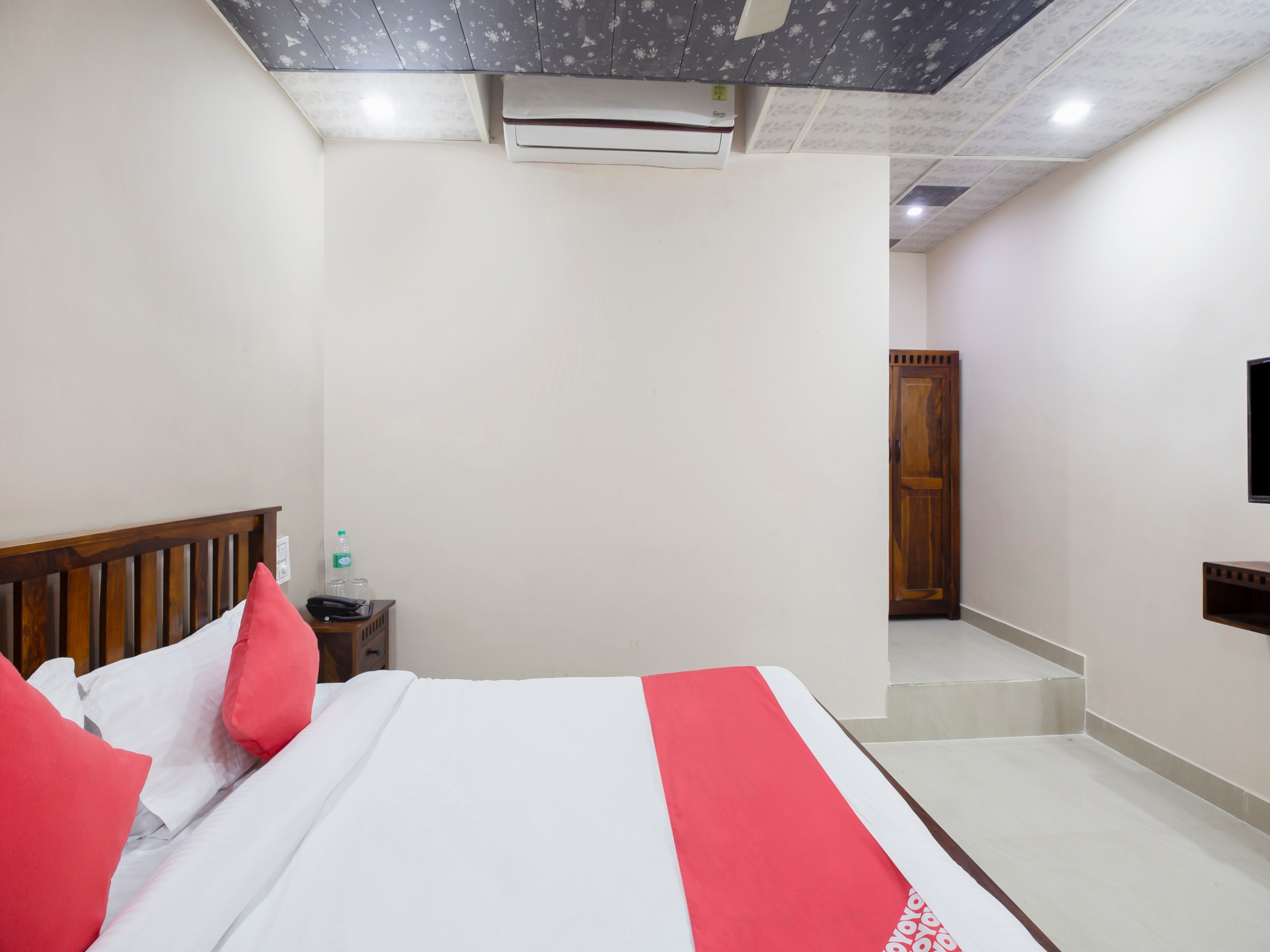 Hotel Pushkar - Tap to explore photos