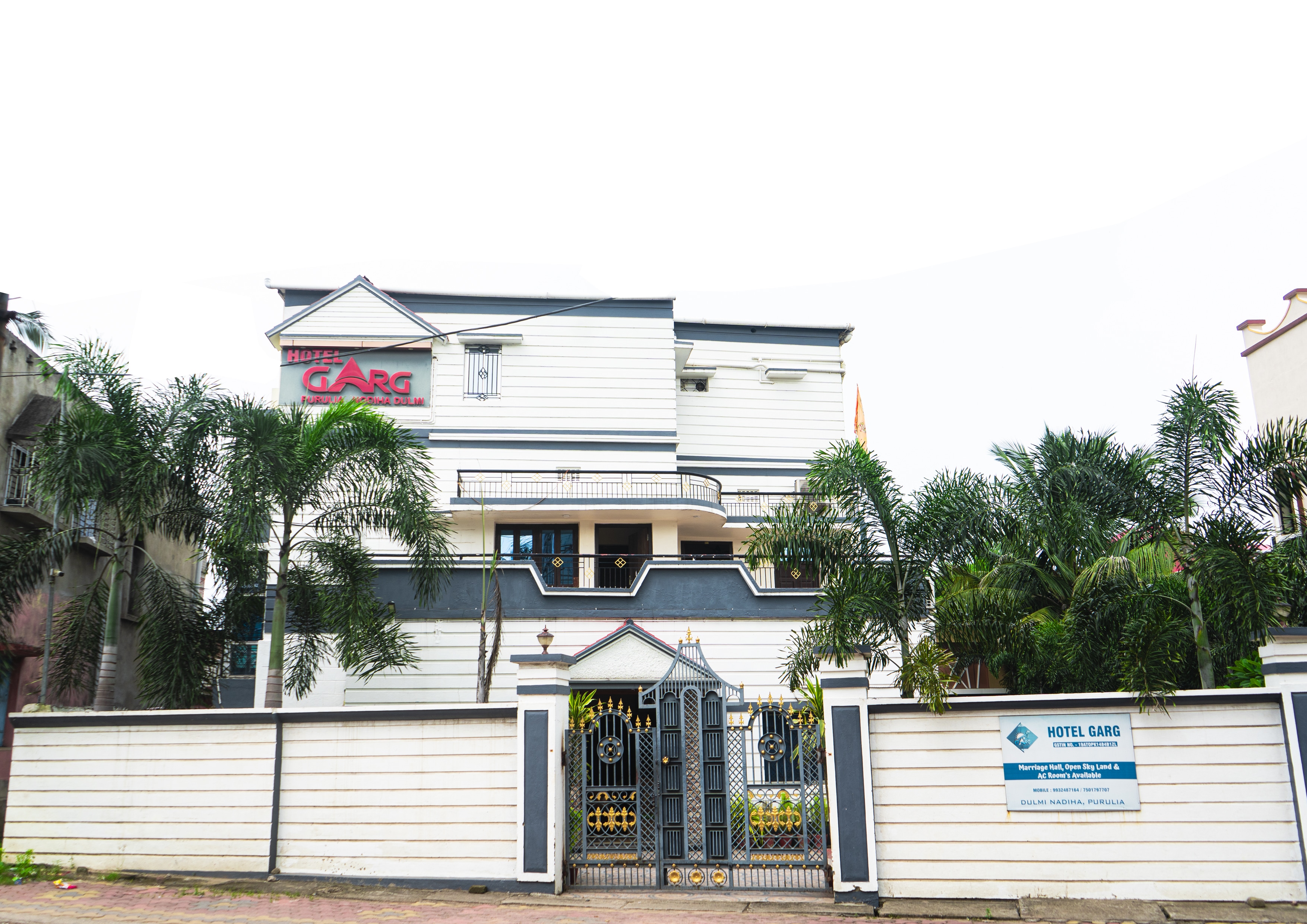 Hotel Garg - Tap to explore photos
