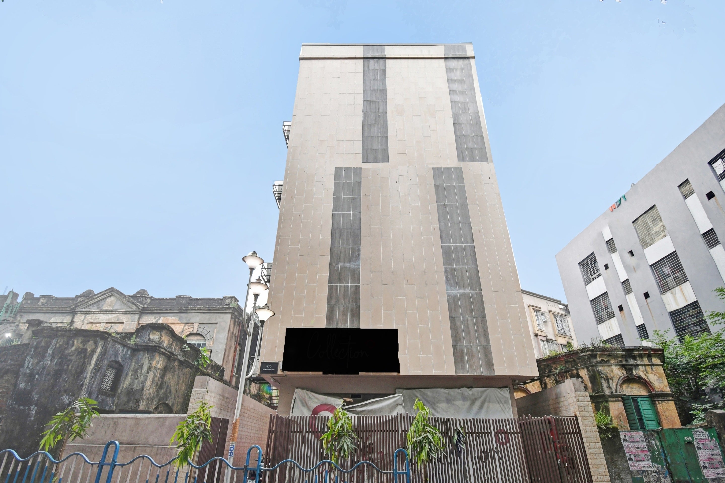 Townhouse Ratna Palace - Tap to explore photos