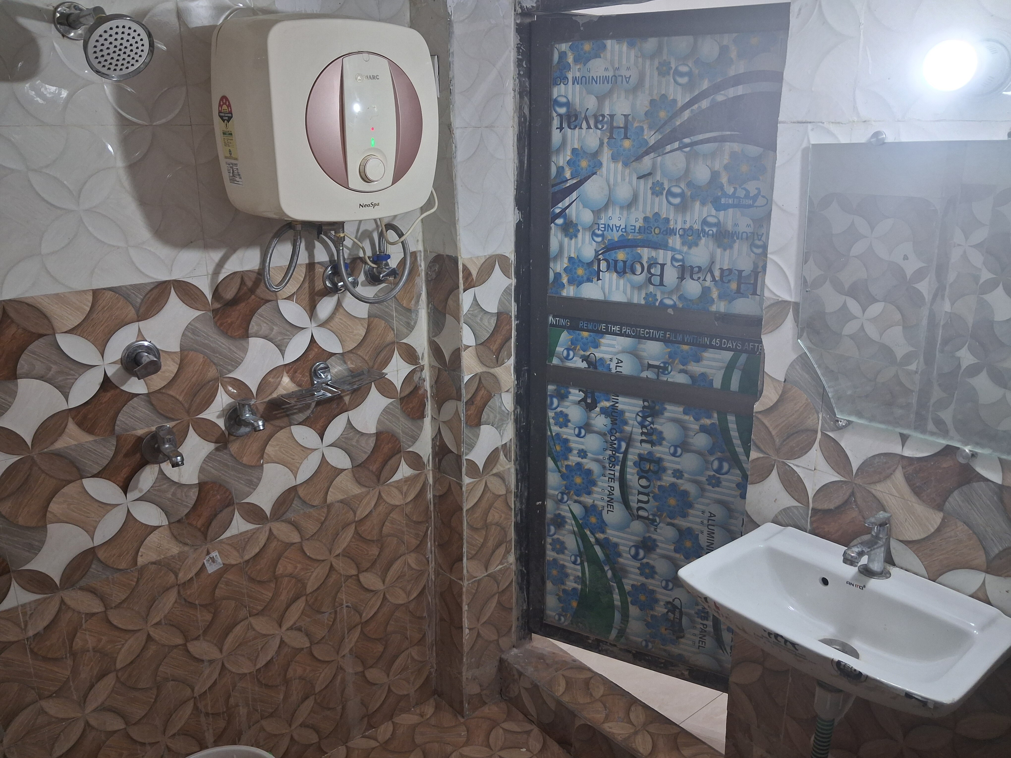 Shree kashi Vishwanath Guesthouse - Tap to explore photos
