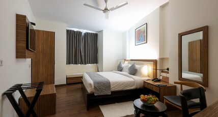 SK Premium Park GGN Room Type - Superior Room with Bathtub