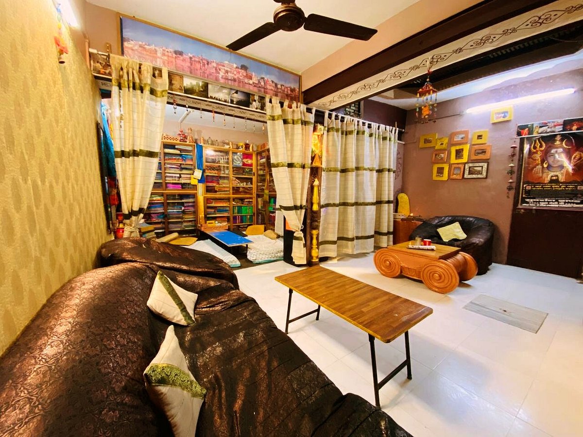 Stay Inn's Heritage | Near Dashashwamedh Ghat - Tap to explore photos