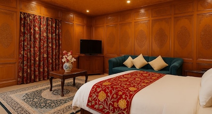 Houseboat Old palace Room Type - Presidential suite with lake view Houseboat Old palace Room Type - Presidential suite with lake view