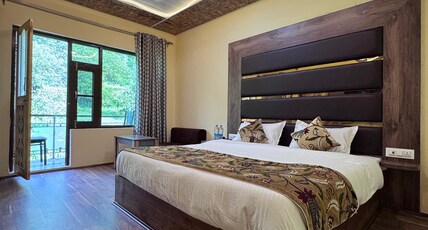 The Wild Tulip Room Type - Deluxe Room with Hill View