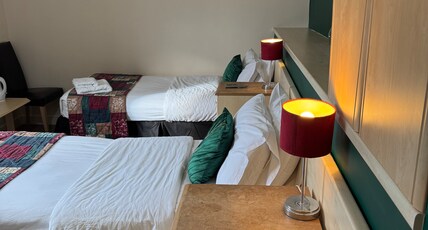 Hawk House Room Type - Deluxe Twin Room