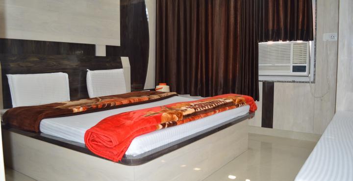 Hotel Baba Palace - Tap to explore photos