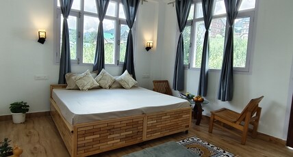The Nomad Nook Manali Room Type - Deluxe Room with Mountain View