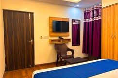 Golden Bliss Near IGI Airport Mahipalpur