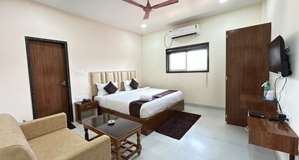 HOTEL STEEL CITY Room Type - DELUXE KING BED ROOM