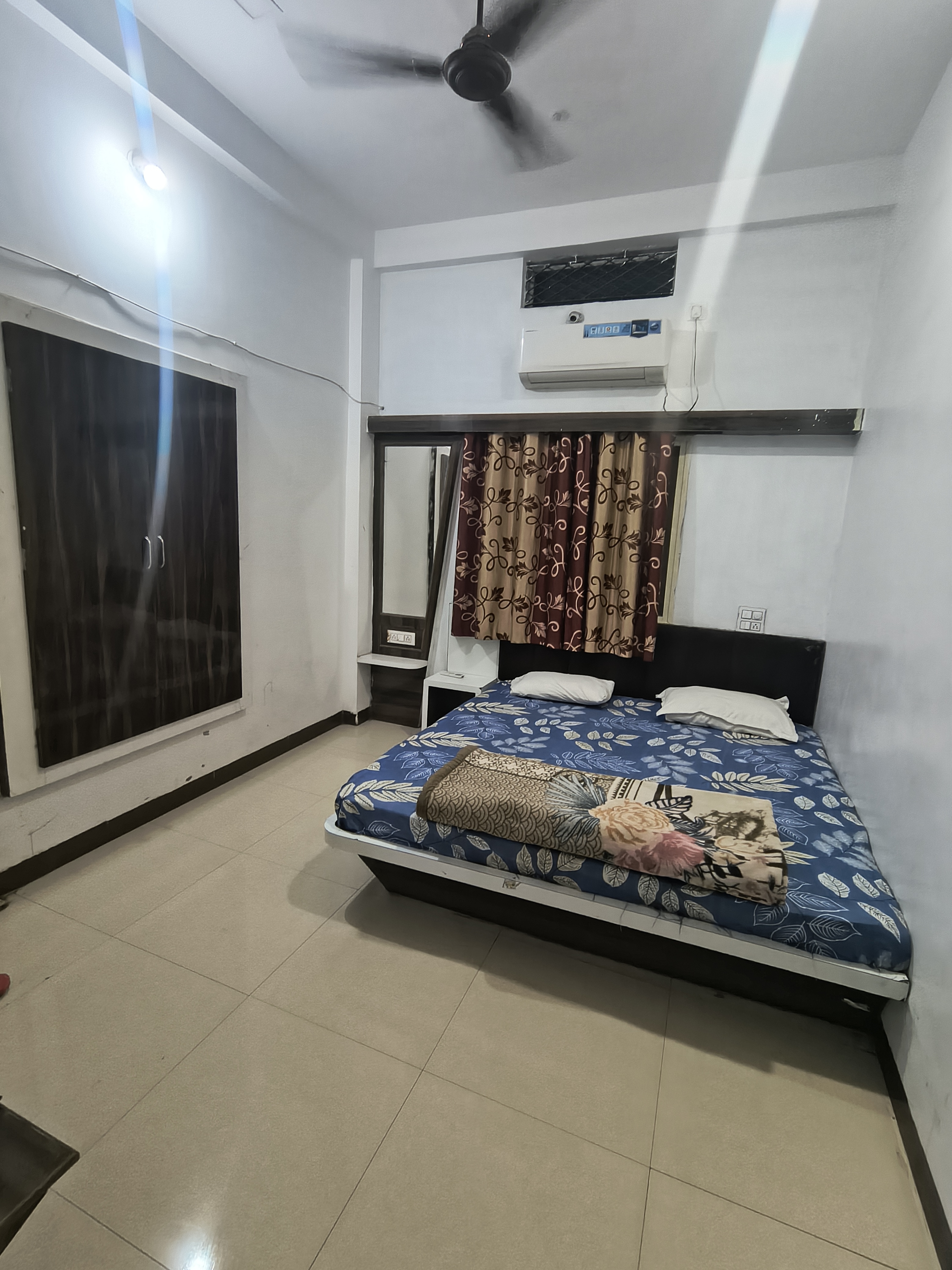 Hotel Shri Gajanan - Tap to explore photos