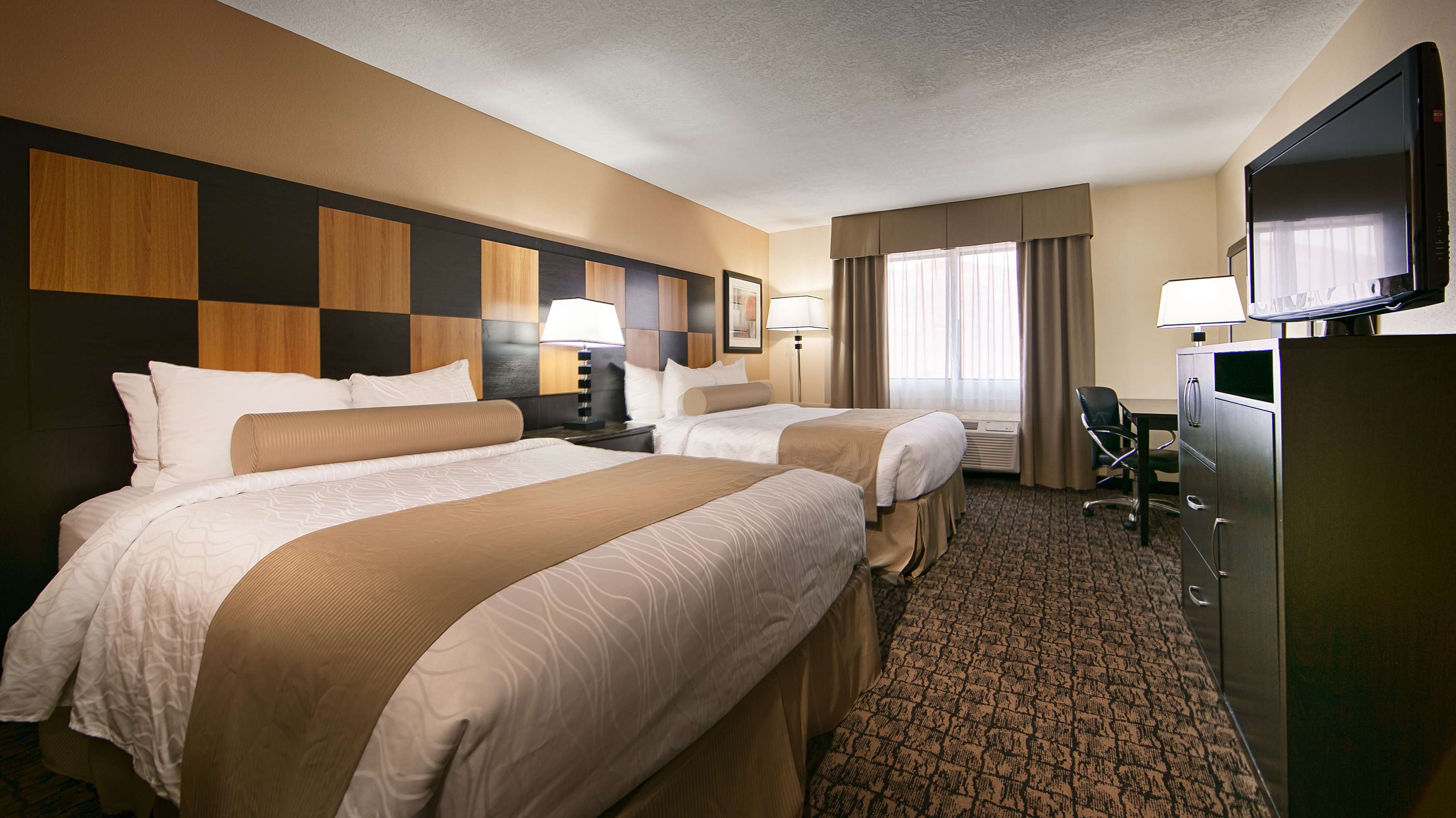 Best Western Plus Wendover Inn - Tap to explore photos