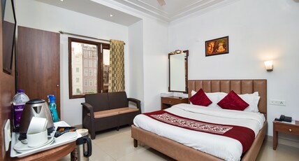 Hotel Sapphire Room Type - Super Deluxe Room