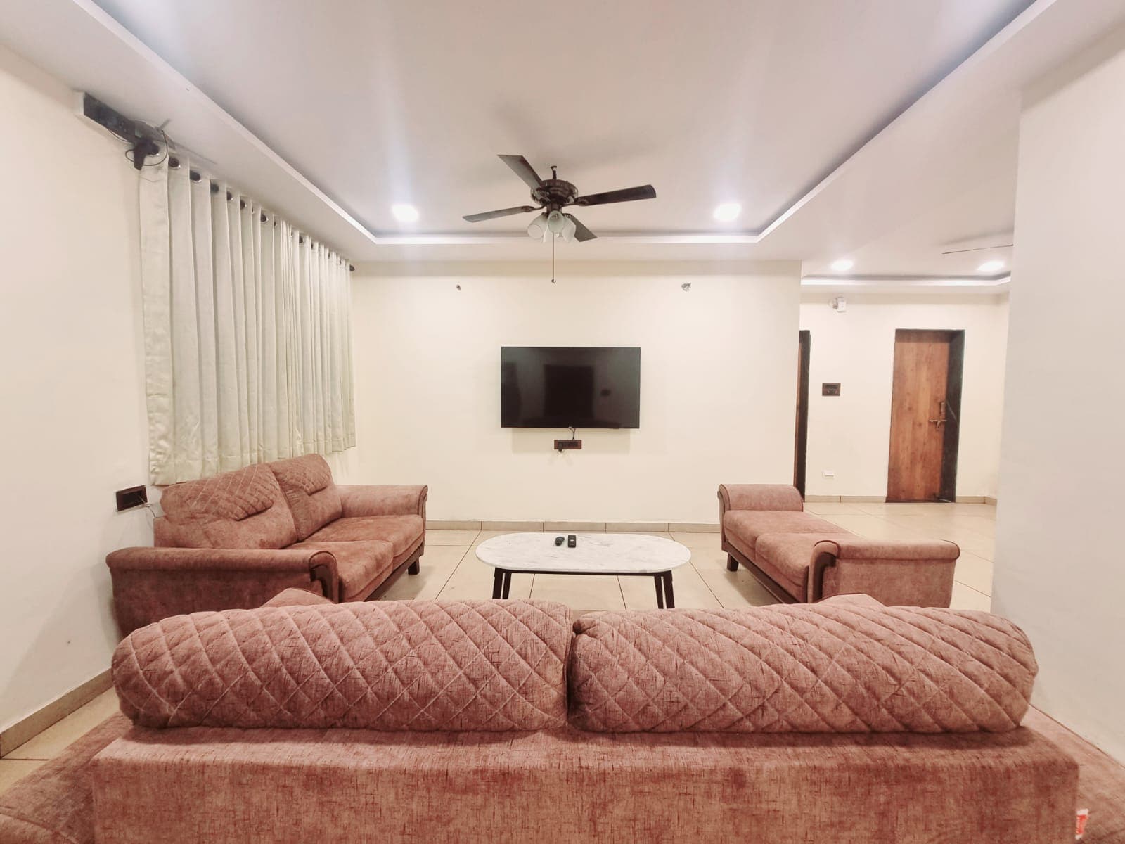 VIDHI VILLA-Besides Valley View with Luxurious Swimming Pool & AC - Tap to explore photos