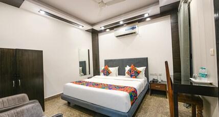 FabHotel The Heritage Room Type - Deluxe Room