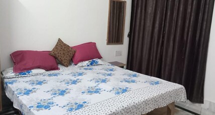 Mahadev Homestay Room Type - Deluxe Room