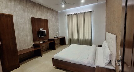 PARADISE RESORT Room Type - SUPER DELUX WITH BATH TUB