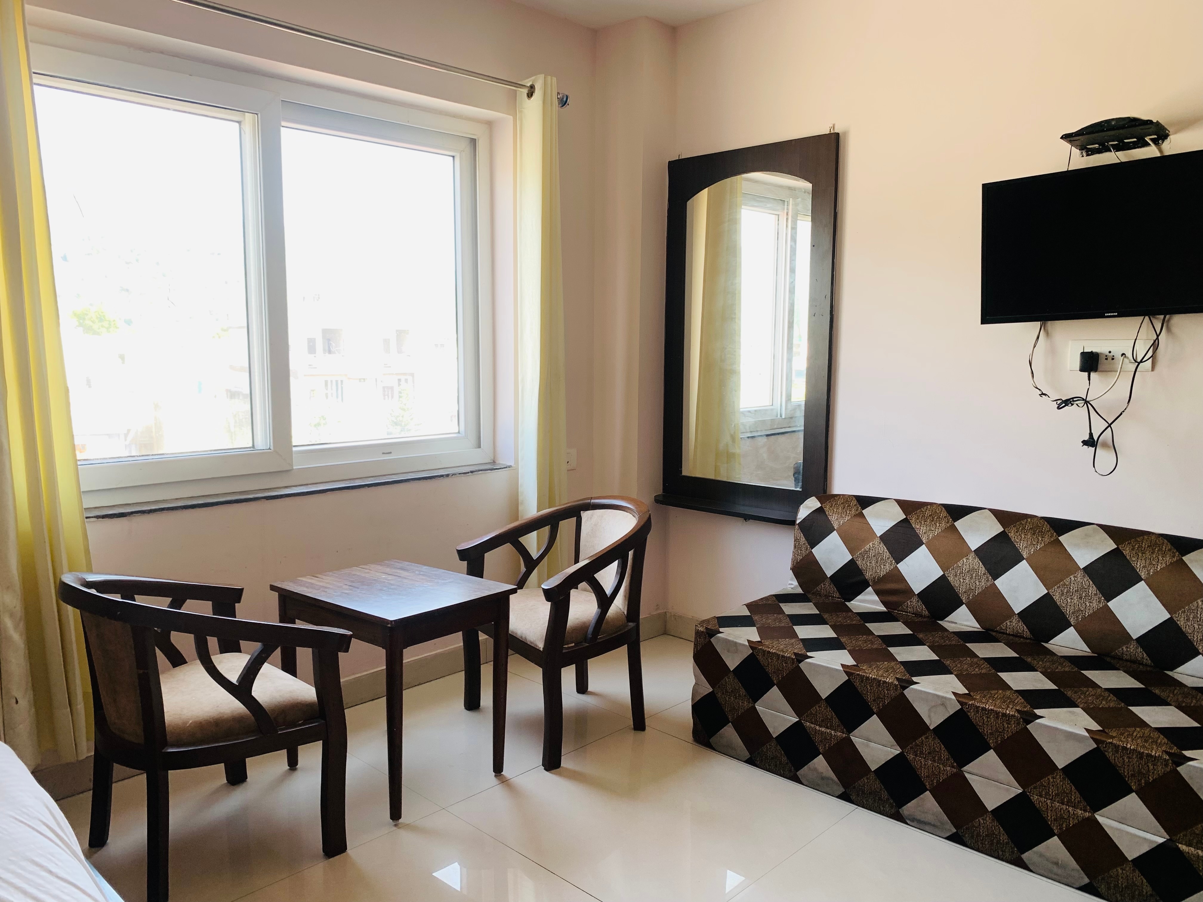 Hotel Tulsi @50m from ISBT Rishikesh - Tap to explore photos