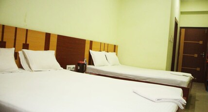 Hotel Shree Hari Room Type - Standard 4 Bed AC Room