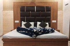 Hotel Bhandari Palace- Near Mall Road