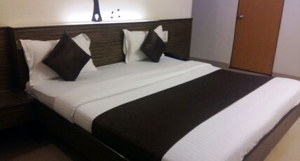 HOTEL VRINDAVAN Room Type - EXECUTIVE ROOM (AC)