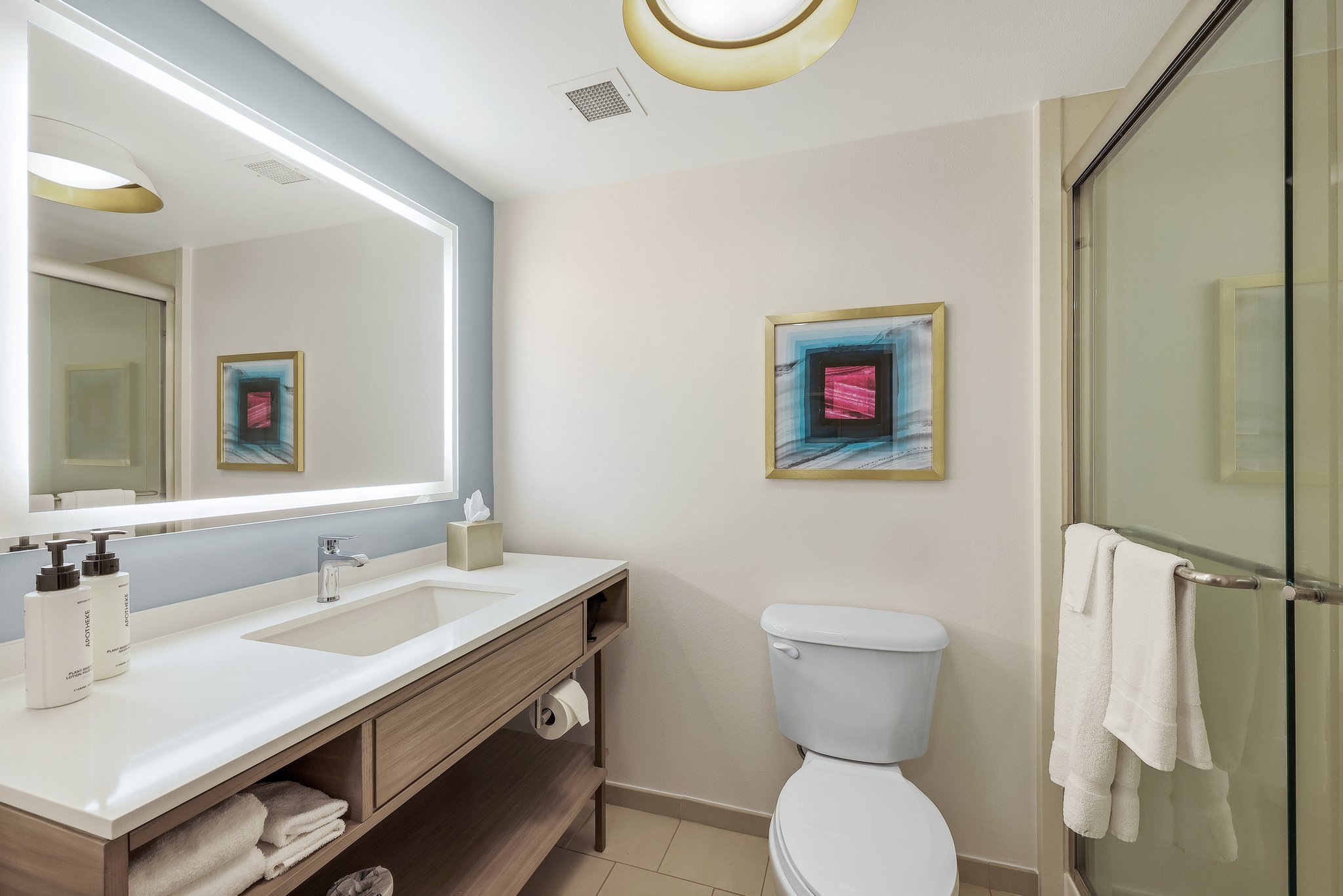Crowne Plaza FT. MYERS GULF COAST - Tap to explore photos