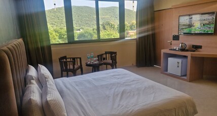 HOTEL SANCTUARY RESORT Room Type - Premium Super Deluxe