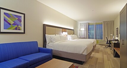 Holiday Inn Express & Suites PHOENIX NORTH - SCOTTSDALE Room Type - 2 Queen Suite Extra Floor Space Sofa Bed