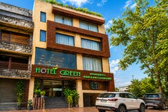 GREEN HOTEL BAR & RESTAURANT