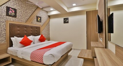Hotel RR Palace Room Type - Deluxe Room