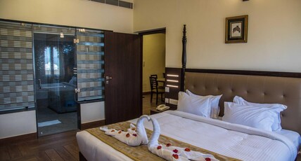 Labh Garh Palace Resort & Spa Room Type - Premium Suite
