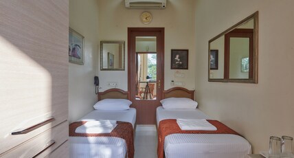 Elphinstone Hotel Room Type - Superior Twin Room