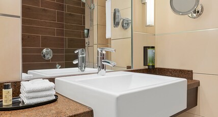 Holiday Inn Birmingham Airport - NEC Room Type - 1 King Premium