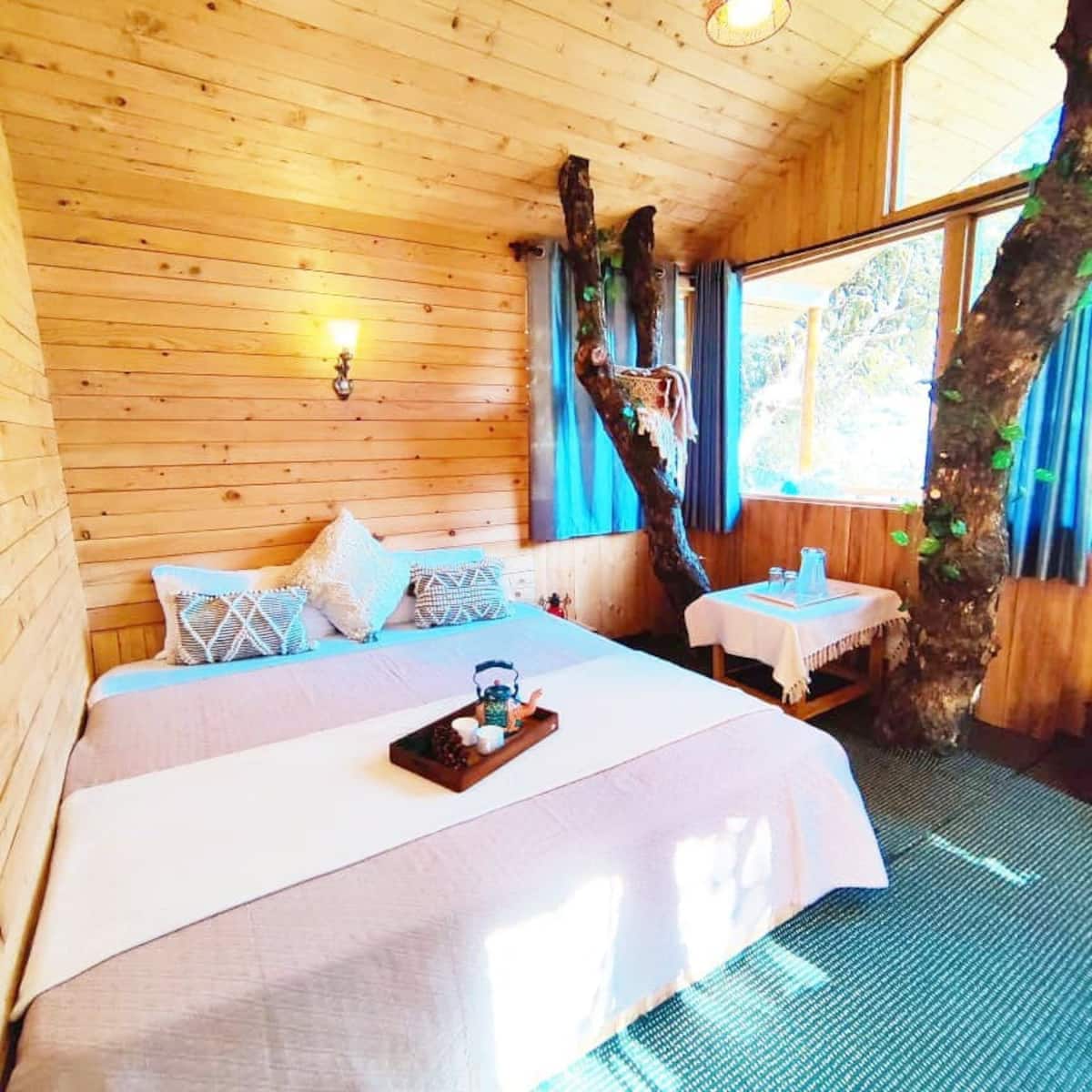 Oak Suite - The Tree House - Tap to explore photos